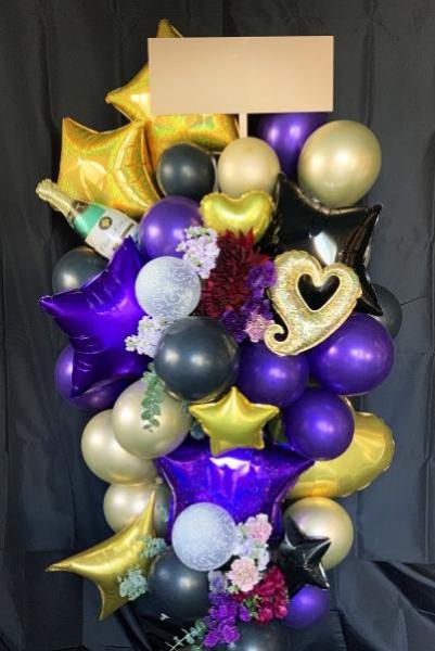 シックでスタイリッシュなバルーンスタンド花