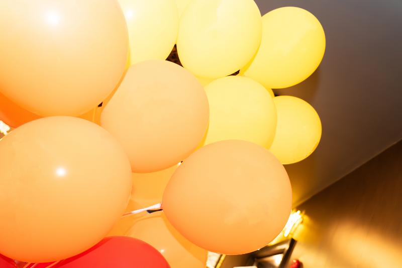 バルーン プレゼント イメージ