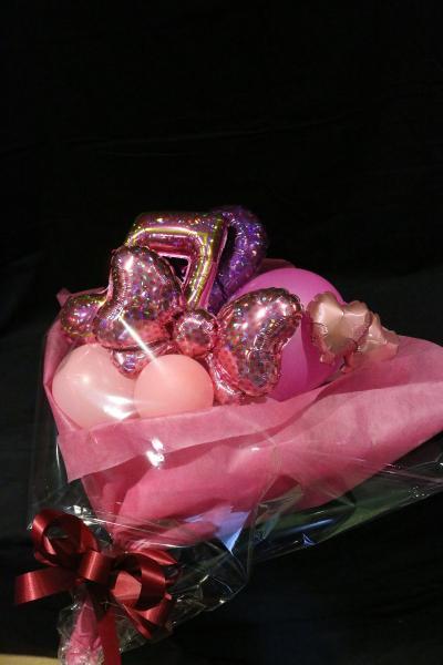 ピンク系でまとめたバルーンブーケ